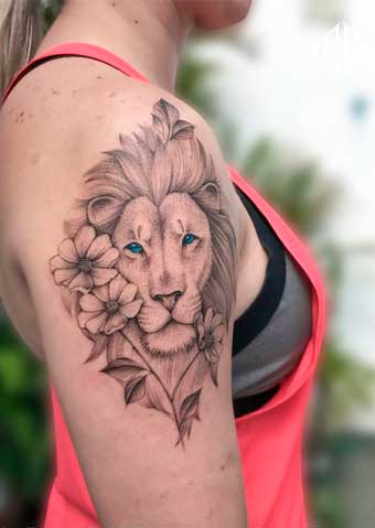tatuajes de Leónes con Detalles Florales 2023 para mujer